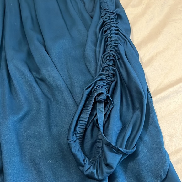 Lisette blouse. size Small. Blue. Fits medium. - Picture 4 of 6